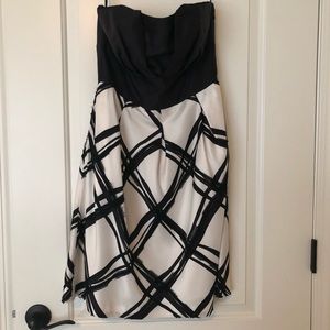 White House Black Market Black n White